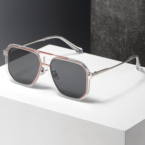 Nuevas gafas de sol con montura cuadrada para hombre, protección UV400, montura de PC, lentes de nailon, estilo para conducir al aire libre, diseño moderno - Product Image 2