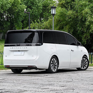 Nouvelles voitures électriques LEAPMOTOR D99 EREV, LEAPORD D99 MPV LHD, SUV/MPV électrique de luxe, véhicules de luxe à vendre. Acompte. - Product Image 5
