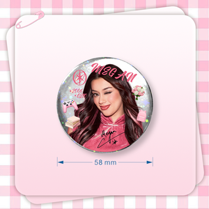 Insignia de Doble Flash de 58 mm KATSEYE/SOPHIA/LARA/YOONCHAE/MEGAN/<span class=keywords><strong>DANIELA</strong></span>/MANON con Diseño Brillante y Holográfico para Decoración de Mochilas - Product Image 4