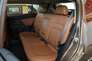 <span class=keywords><strong>Sportage</strong></span> 2.0L GLS 6AT FWD <span class=keywords><strong>2016</strong></span> de <span class=keywords><strong>Segunda</strong></span> <span class=keywords><strong>Mano</strong></span> en Venta, SUV Compacto de 5 Plazas, Asientos de Cuero, Techo Corredizo, Buen Estado, Volante a la Izquierda - Product Image 5