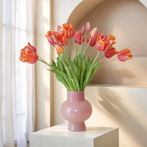 Bouquet de 5 tulipes artificielles en latex souple pour décoration de salon et accessoire de photographie - Product Image 4