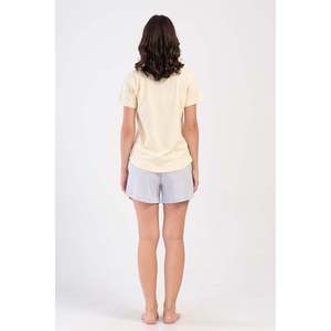 Ensemble élégant pour femme avec veste courte à col rond et manches courtes, idéal pour tous les jours - Product Image 1