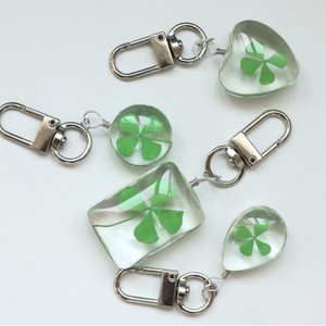 Bán buôn thực sự may mắn màu xanh lá cây 4 lá clovers vòng chìa khóa bốn lá cỏ ba lá Keychain cho phụ nữ cô gái cậu bé quyến rũ Keychain phụ kiện - Product Image 1