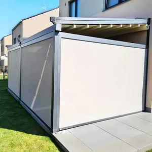 Tenda da sole a tenda laterale per pergola con schermo a binario con controllo motorizzato con dimensioni personalizzate da 1m a 6m di larghezza