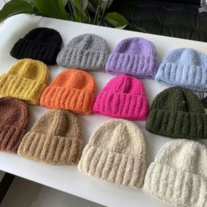 Bonnet en tricot de qualité supérieure, style créateur, avec logo brodé personnalisé, pour l'hiver – Vente en gros - Product Image 2