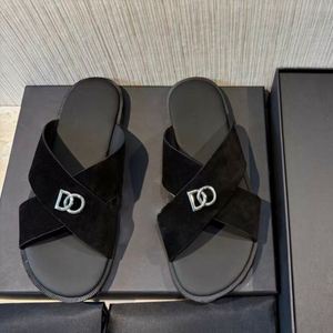 Nouvelles Chaussures de Luxe Designer 2026 – Sandales Plates et Tongs de Plage pour Hommes, Chaussures Décontractées de Marche de Haute Qualité pour Hommes et Femmes - Product Image 1