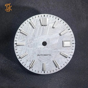 หน้าปัดนาฬิกาอุกกาบาตธรรมชาติแบบกำหนดเอง OEM/ODM ขนาด 28.5/30 มม. พร้อมช่องแสดงวันที่ พื้นผิวพิเศษ ผู้ผลิตชิ้นส่วนนาฬิกาหรู - Product Image 1