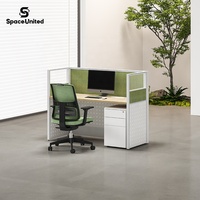Postes de travail modernes avec cloisons de séparation SpaceUnited : bureaux individuels au design tendance avec cloisons de séparation