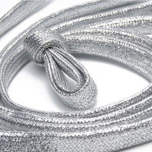 เชือกผูกรองเท้าแบบแบนสีสันสดใส ขนาด 10 มม. สำหรับรองเท้ากีฬา วิ่ง หรือรองเท้าผ้าใบ สีทอง สีเงิน เมทัลลิก - Product Image 2