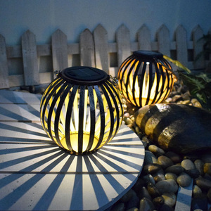 Luces Solares para Jardín, Lámparas Decorativas LED Impermeables para Exteriores, Faroles de Hierro con Energía Solar, Iluminación Portátil para Paisajes - Product Image 2