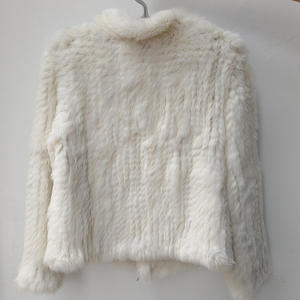 <span class=keywords><strong>Cappotto</strong></span> Lungo Casual da Donna Invernale in Stile Europeo, Eco-Friendly, Morbido e Soffice, in Lana e <span class=keywords><strong>Pelliccia</strong></span> di Coniglio Bianca Tinta a Mano, con Scollo a V - Product Image 4