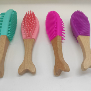 Juego de peines ecológicos con almohadilla de aire, cepillo desenredante de madera con mango de bambú para masaje capilar - Product Image 1