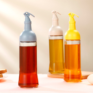 Condiment Saude 500ml Botella de vidrio de aceite de oliva de cocina cuadrada Botellas de vinagre de vidrio vacías con caños vertedores en la cocina - Product Image 1