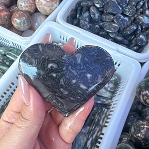 Cristales Naturales al por Mayor, Corazón de Ágata Negra Pulida, Amuleto de Amor Feng Shui para Decoración del Hogar - Product Image 2