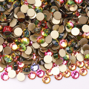 Strass en verre cristal à dos plat de haute qualité Juli, 16 facettes, pour la décoration des ongles - Product Image 4