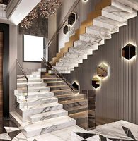 Escalier droit moderne et durable sur mesure, marches en marbre blanc, acier galvanisé, pour appartements