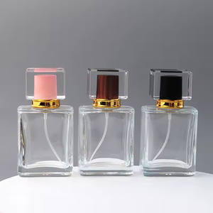 Elegante Botella de Perfume de Vidrio Cuadrada Plana de 50 ml, Botella de Perfume Recargable de Viaje de Cristal de 50 ml con Atomizador de Rosca - Product Image 1