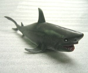 SZAT Giocattolo Squalo Morbido in TPE 22cm Unisex per Età 14+ Giocattolo Estivo Divertente - Product Image 2