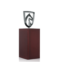 Trophée Équestre en Métal Plaqué Argent avec Tête de Cheval en Bois, Technique de Moulage 3D, Impression UV, Logo Personnalisé, Base Rectangulaire