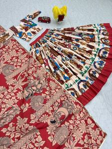 Lehenga Choli con Estampado Kalamkari en Oferta para Damas, Ropa Festiva para Bodas y Recepciones, Traje Tradicional Disponible a Precio de Exportación - Product Image 1