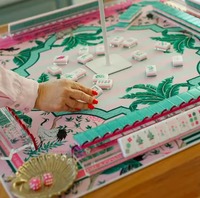 Tablevibe Set Ubin Mahjong Akrilik Modern Terinspirasi Kebun Buah dengan Pola Tanaman Stroberi Termasuk Tas Penyimpanan