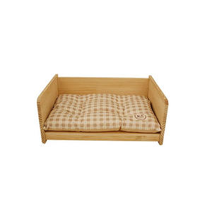 Cama de madera de lujo elevada sencilla y grande personalizada para perros, plataforma de 85cm, marco de cama de madera de pino macizo, cojín de estilo moderno para perros y gatos - Product Image 1