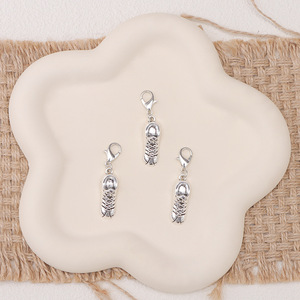 Colgantes temáticos para zapatos, dijes de cruz y calavera de aleación de zinc, accesorios de moda unisex para botas y zapatillas - Product Image 2