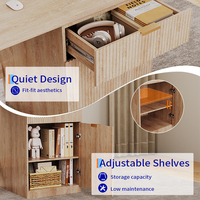 Bureau de direction en bois naturel couleur bois clair 60 pouces, bureau d'ordinateur moderne en bois clair avec tiroirs de rangement cannelés