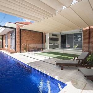 Toldo de sombra plegable retráctil de energía para exteriores de nuevo estilo, toldo de cubierta de piscina <span class=keywords><strong>Solar</strong></span> automático - Product Image 4