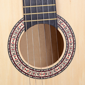 Producción de fábrica Cuerdas de nailon para guitarra acústica de tilo de 39 pulgadas Revestimiento brillante OEM/ODM Disponible Ideal para escuelas de música y minoristas - Product Image 2