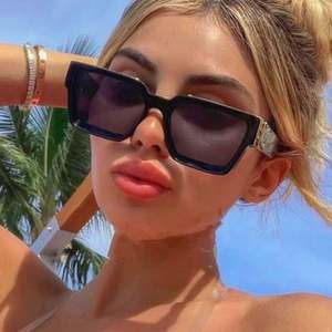 Lunettes de soleil carrées de luxe rétro pour femme avec logo personnalisé 2019, monture métallique, protection UV400, pour homme et femme, idéales pour la conduite - Product Image 3