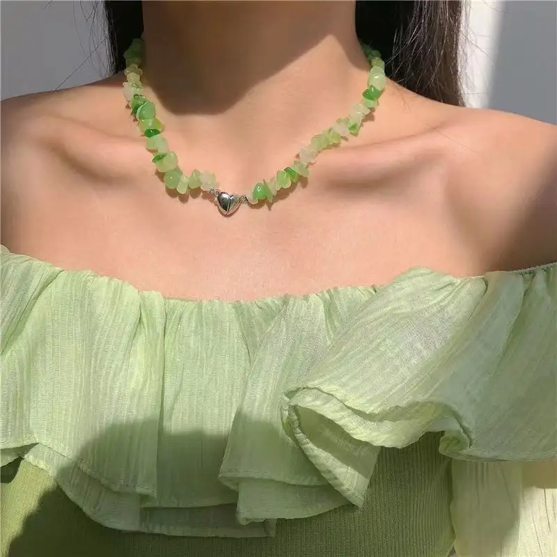 Green Irregular Stones Clavicle Chain Necklace 2022 New Summer Women Jewelry Heart Magnet Necklaces