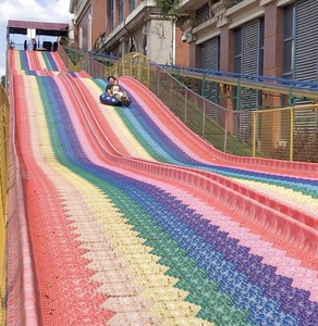 Équipement d'amusement extérieur personnalisé Hogwood comprenant toboggan et escalade volcanique pour enfants pour la <span class=keywords><strong>sortie</strong></span> de printemps - Product Image 2