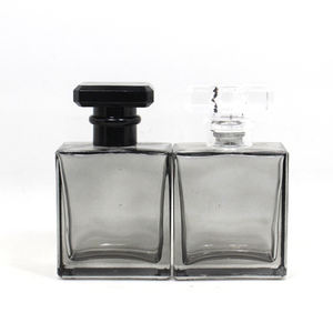 Vide Bas Prix <span class=keywords><strong>30ml</strong></span> 50ml Bouteille De Parfum Carré Personnalisé Clair Gris Noir Verre Vaporisateurs Bouteille Parfum Emballage Avec Bouchon - Product Image 2