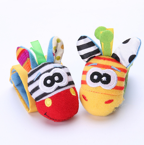 Ensemble <span class=keywords><strong>de</strong></span> hochets musicaux doux pour bébé avec design animal - Jouet couineur pour nouveau-né jusqu'à <span class=keywords><strong>4</strong></span> ans - <span class=keywords><strong>Cadeau</strong></span> - Product Image 5