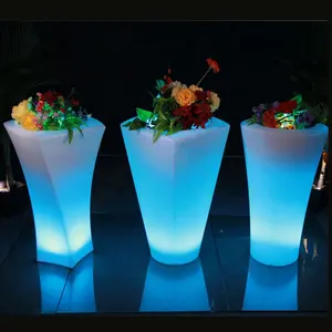 Furnitur Bar Pot Bunga Menyala/Luar Ruangan Dekorasi LED Bercahaya Pot Bunga Plastik PE Tinggi Ukuran Besar Vas Bunga