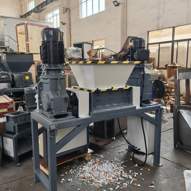 Most Popular Double Shaft Design Used Waste Clothes Recycling Fiber Textile Shredder Machine