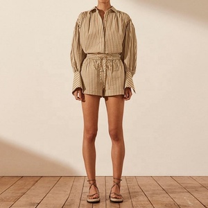 Nouvel ensemble deux pièces en lin rayé, chemise décontractée à col rabattu et short en lin taille haute élastique coupe trapèze - Product Image 1