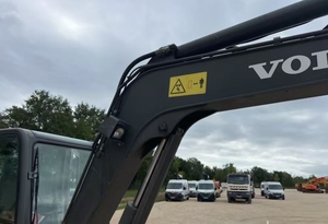 Excavatrice sur chenilles Volvo EC60 d'occasion, mini-pelle de 6 tonnes avec lame de bulldozer, ensemble complet prêt pour l'exportation et testé - Product Image 2
