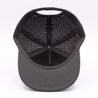 Casquette Trucker Snapback 5 Panneaux en Tissu Performance pour la Vente en Gros, Casquette de Golf Personnalisée avec Cordon, Casquette de Baseball Imperméable avec Logo en Silicone 3D