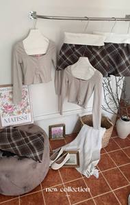 Ensemble t-shirt col U marron + jupe plissée, échantillon disponible, style décontracté, col carré, mélange de polyester, tissé, usage quotidien - Product Image 2