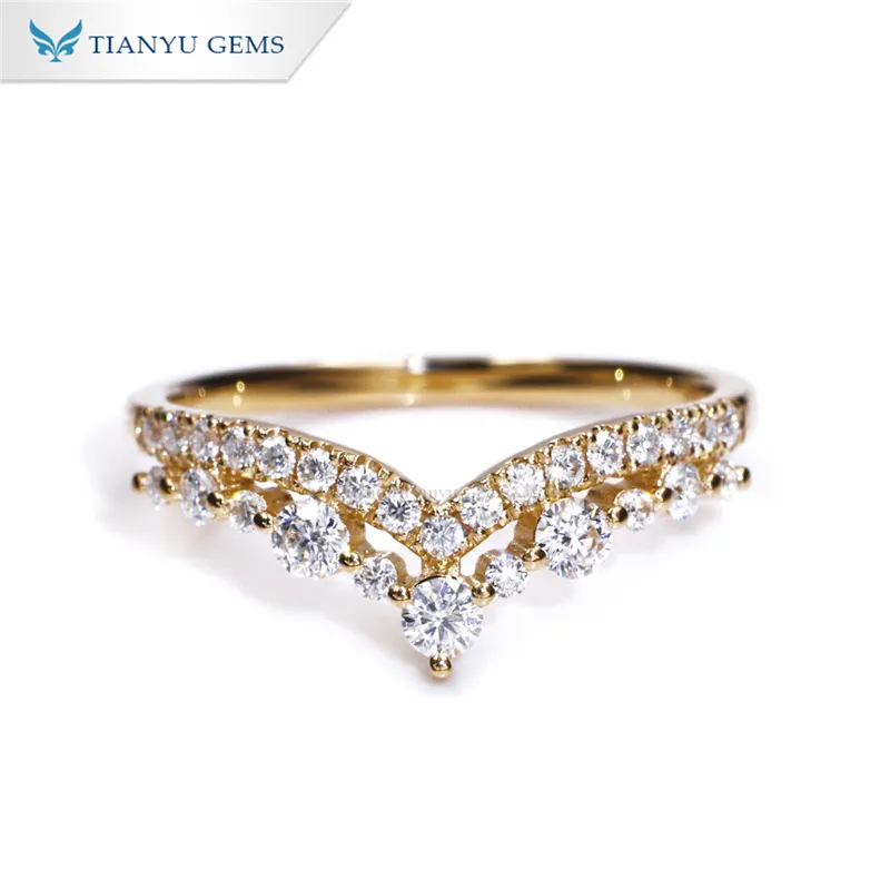 Tianyu Gems Custom Made Gravado Crown Design Mossanite VVS 14K 18K Moissanite Casamento De Noivado De Diamante Anel De Ouro Sólido