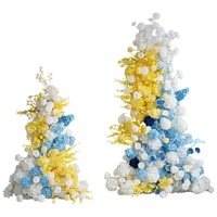 Décoration murale personnalisable en rangée de fleurs artificielles jaunes, bleues et blanches pour l'arrière-plan de la zone d'accueil de mariage et les vitrines de centre commercial