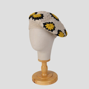 Petit chapeau en laine tricoté à la main pour l'hiver Béret à grosse tête d'automne et d'hiver pour femmes - Product Image 5