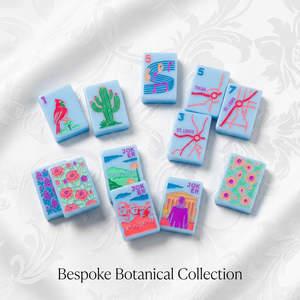 Ensemble de Mahjong Américain de Luxe Bleu Vif, 160 Tuiles Gravées, Collection Botanique Personnalisée, Carte des Notes Musicales, Coffret Cadeau Boutique - Product Image 1