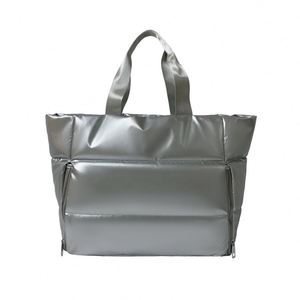 Sacs de voyage de luxe en cuir et en molleton, sac de voyage en cuir de qualité supérieure pour un confort en déplacement - Product Image 1
