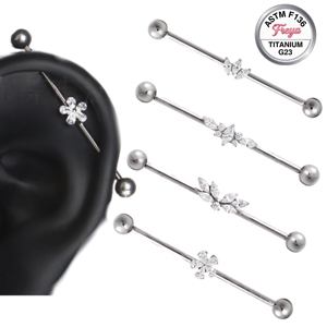 Vente en gros de bijoux de mode pour piercing d'<span class=keywords><strong>oreille</strong></span> en Titane ASTM-F136 G23 à filetage externe, type barbell industriel pour cartilage et pont d'<span class=keywords><strong>oreille</strong></span> - Product Image 1