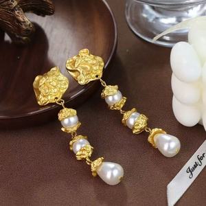 European American Trendy High-End Needle Imitation <b>Pearl</b> Flower <b>Drop</b> <b>Earrings</b> Women's Party Non-Fading Zinc Alloy Exaggerated - Product Image 3