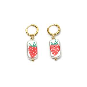 Pendientes Colgantes de Fresa, Chapados en Oro, Acero Inoxidable 316L, Joyería de Moda Sostenible y Resistente - Product Image 1