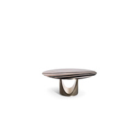 Table de salle à manger de style américain avec base en aluminium moulé et plateau en pierre de marbre noir avec table de salle à manger de haute qualité finition or